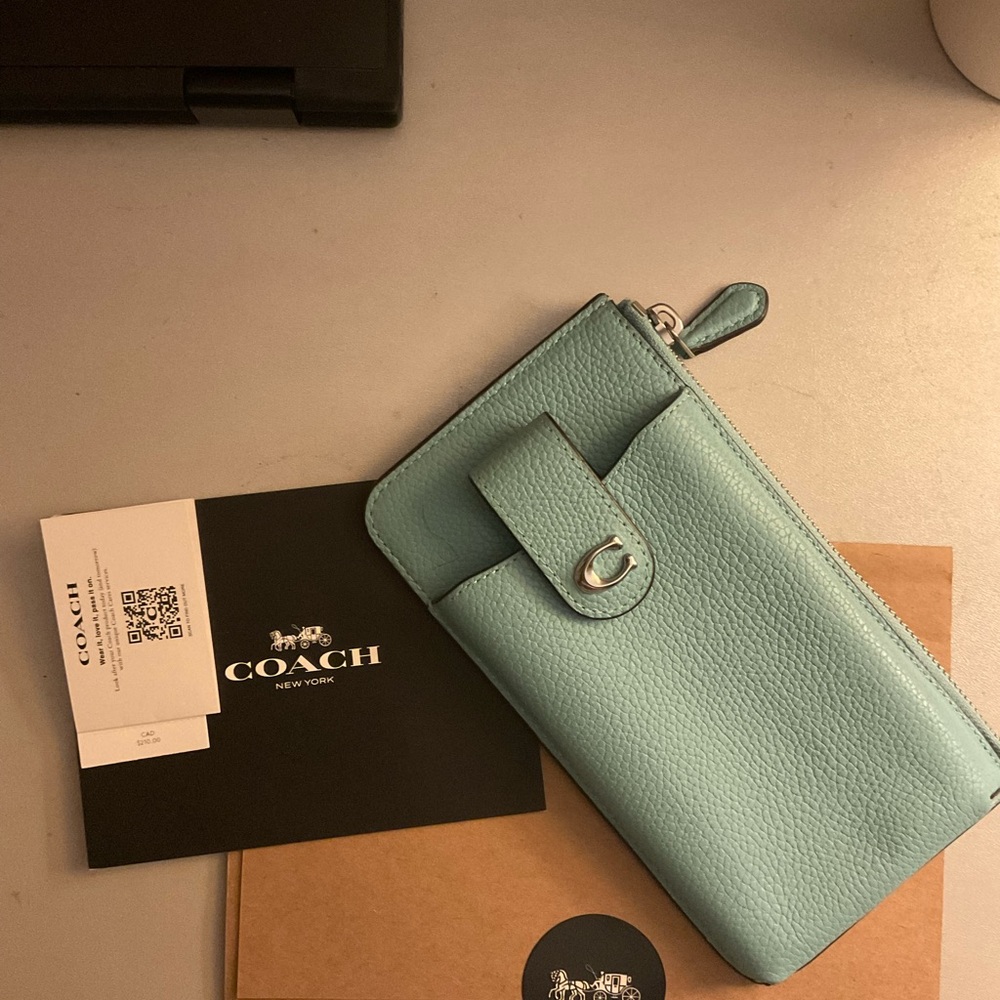 Coach Essential Phone Wallet